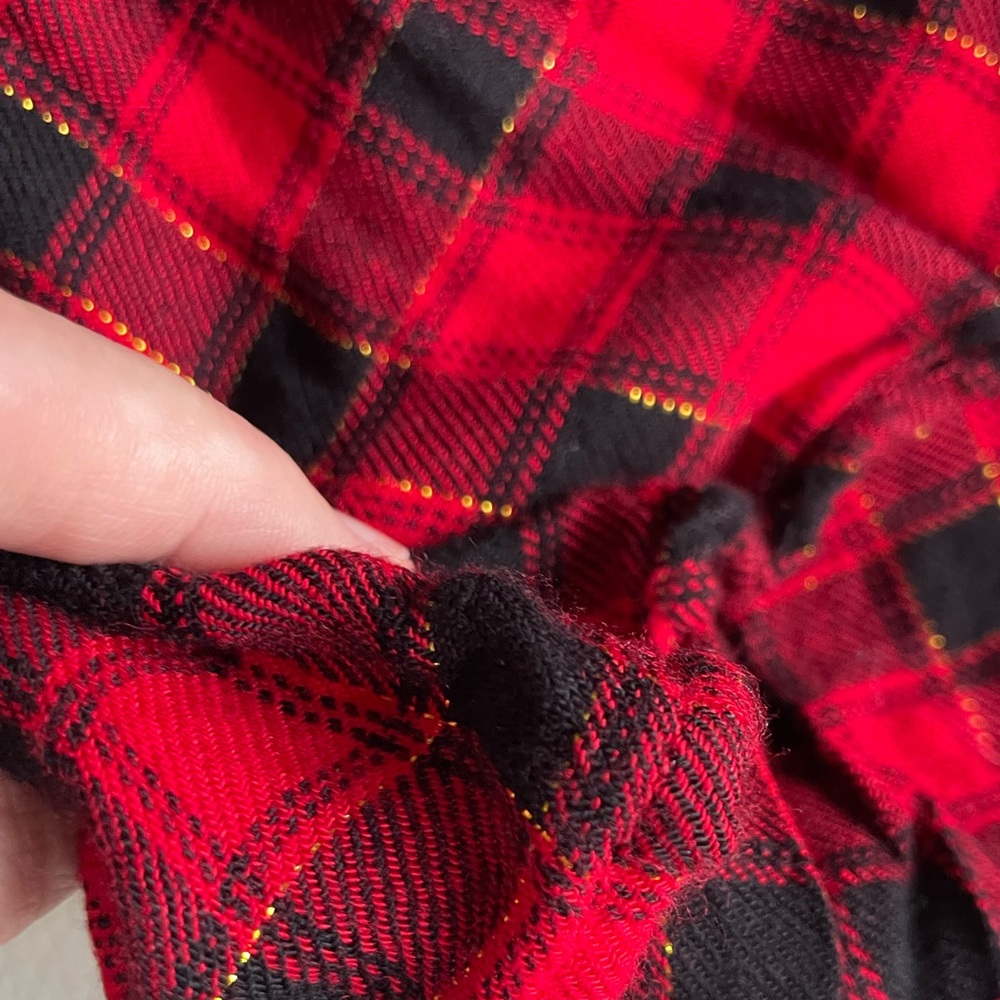 $5 💥Holiday Buffalo Check Flowy Plaid Blouse, Gold Metallic Accent, Ruffle